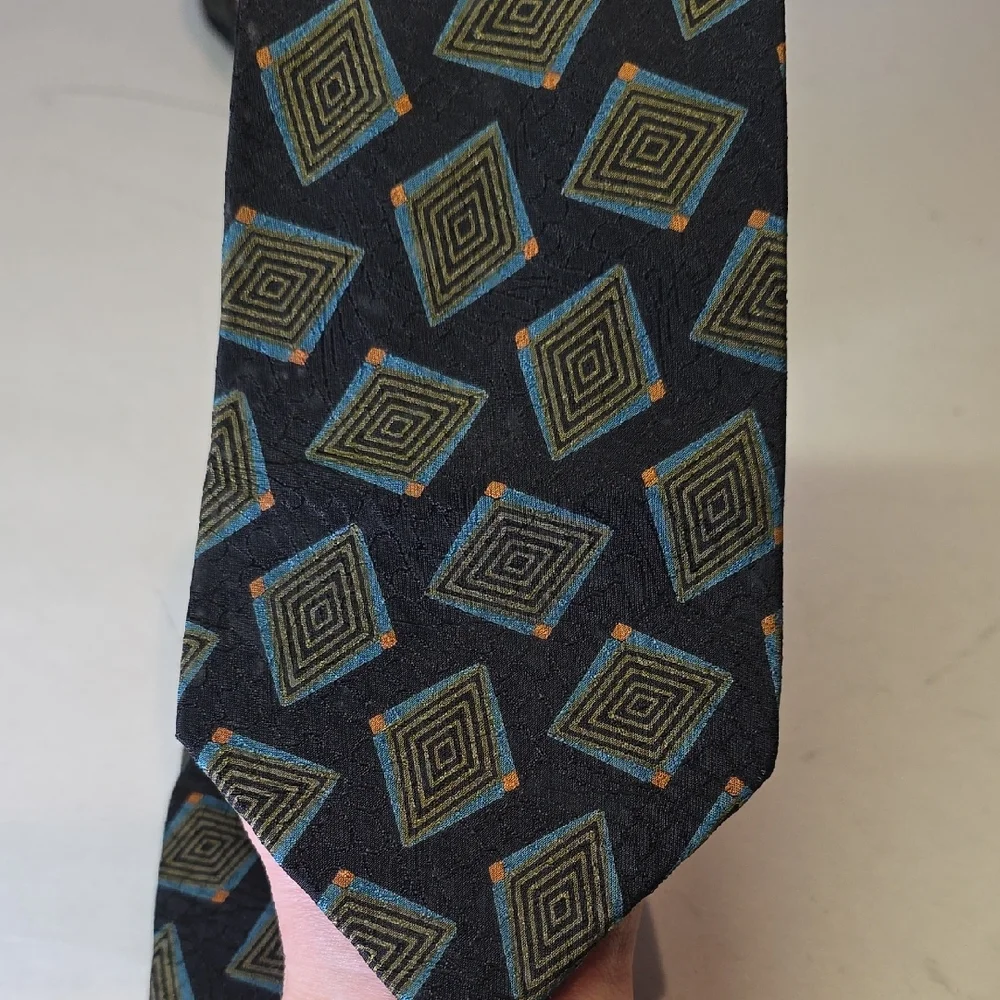 Giorgio‎ Armani Black Blue Gold Diamond Pattern Tie 100% Silk Made In Italy